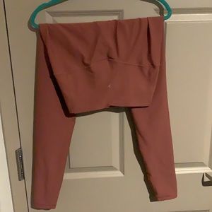 Peach Old Navy Active leggings!!!